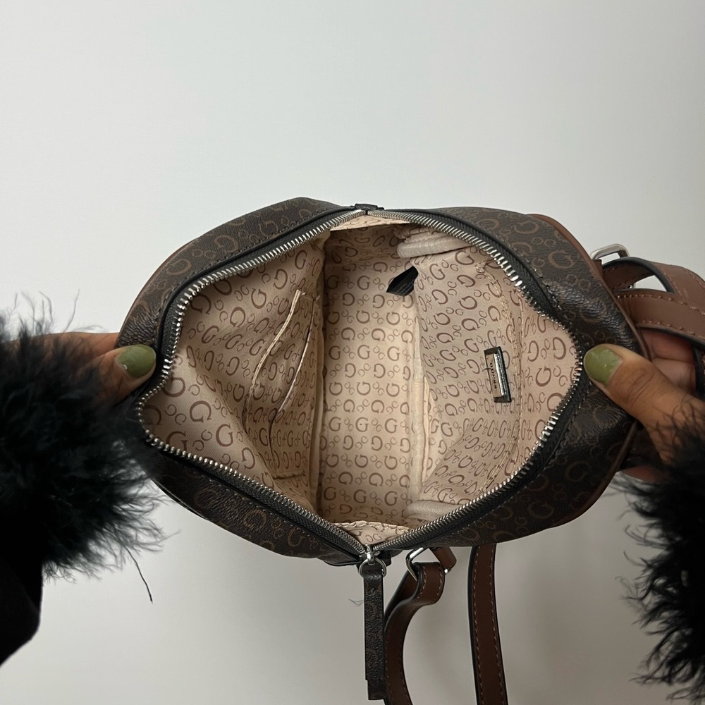 Guess mini backpack - Picture 4 of 4